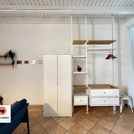 The Tiny House In The Courtyard In Agrate Brianza